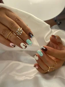 nail-art-semipermanente-marron-celeste-cartagena